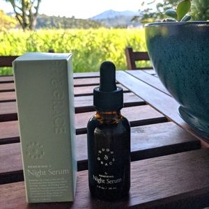 NIB Hugh & Grace Renewing Night Serum